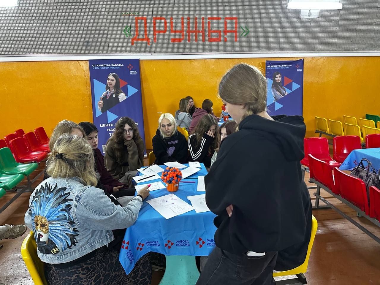 Лето с пользой: в загородных лагерях Тверской области проходят профориентационные мероприятия