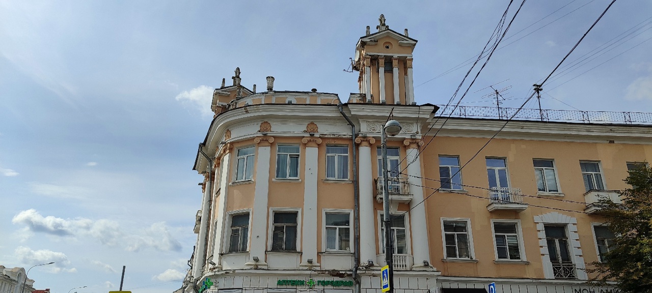 Не проходите мимо: зачем на крыши тверских сталинок ставили башенки