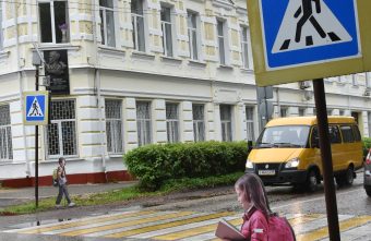 В Тверской области для безопасности на дорогах установят фигуры детей фигуры