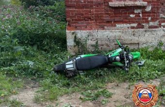 В Тверской области мотоциклист врезался в стену стену