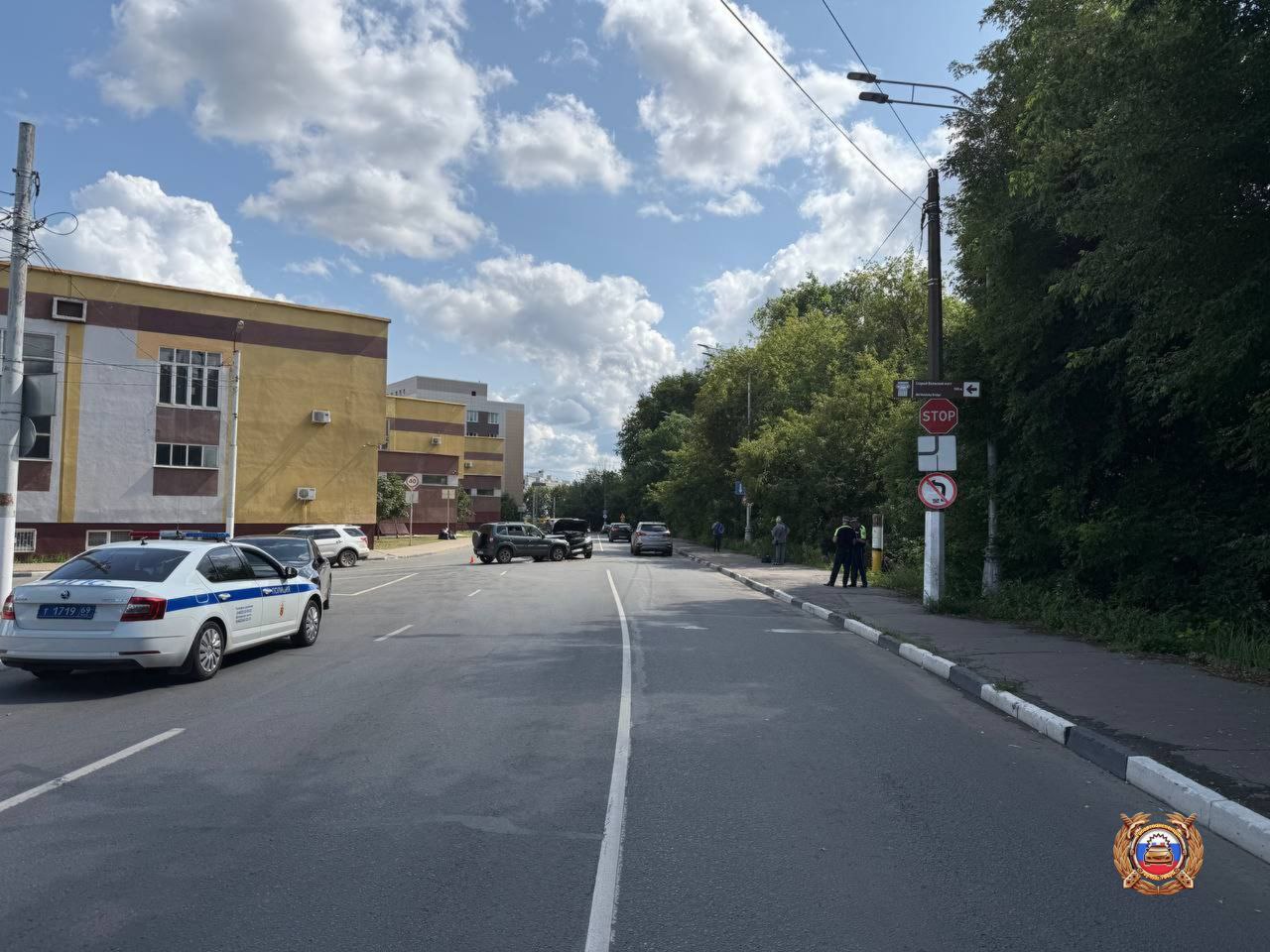 Три ребёнка и женщина пострадали в ДТП в Твери