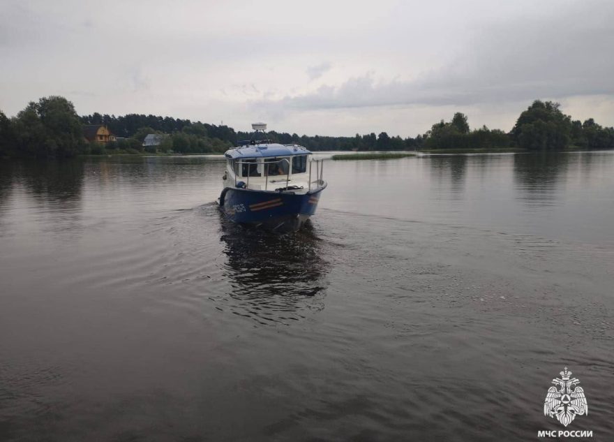 Тело женщины достали из озера в Тверской области