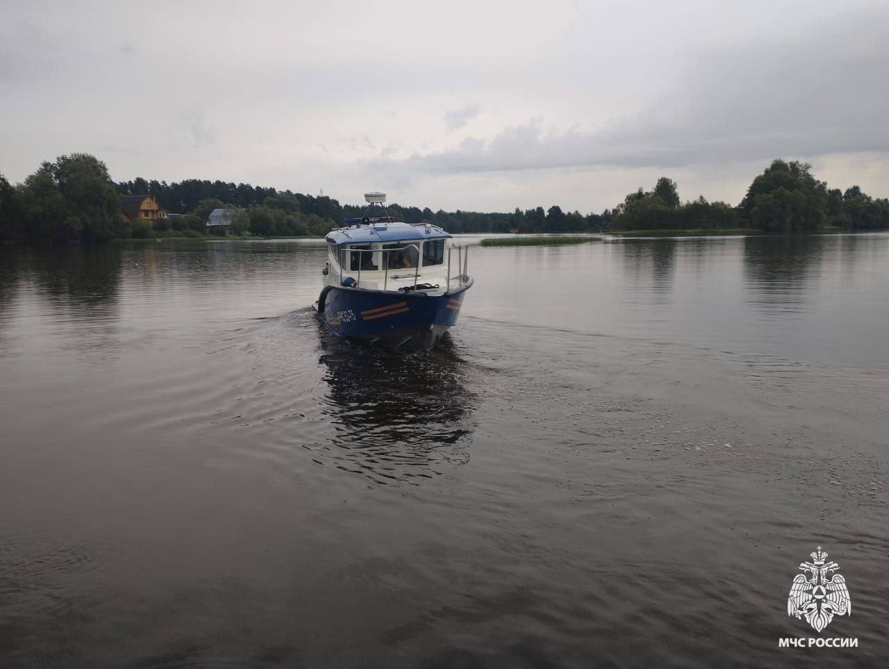 Тело женщины достали из озера в Тверской области