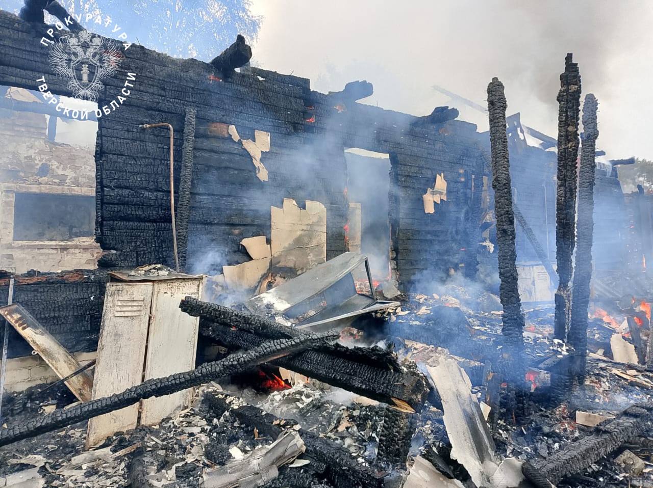 Маленький мальчик погиб на пожаре в Тверской области
