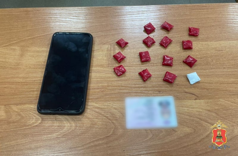 В Твери задержали пару закладчиков с метадоном