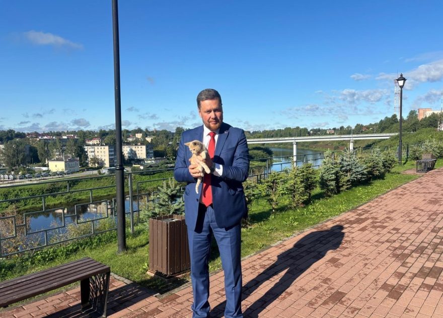 Глава Ржевского округа нашел пушистику дом