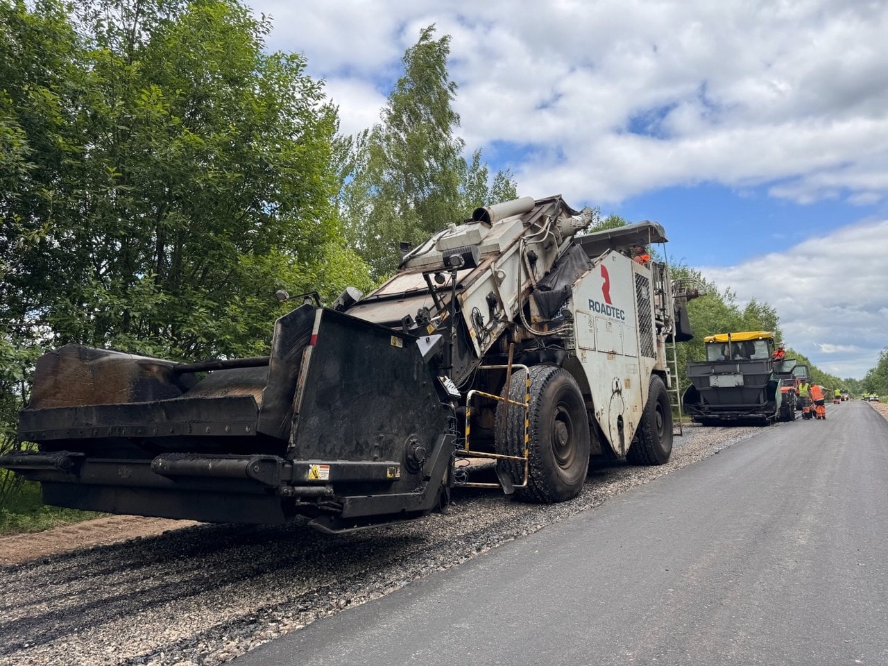 В Тверской области ремонтируют подъезд к Лихославлю