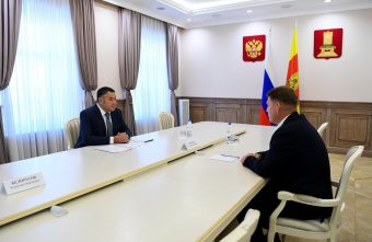 Губернатор Игорь Руденя провел встречу с Героем России Анатолием Сысоевым