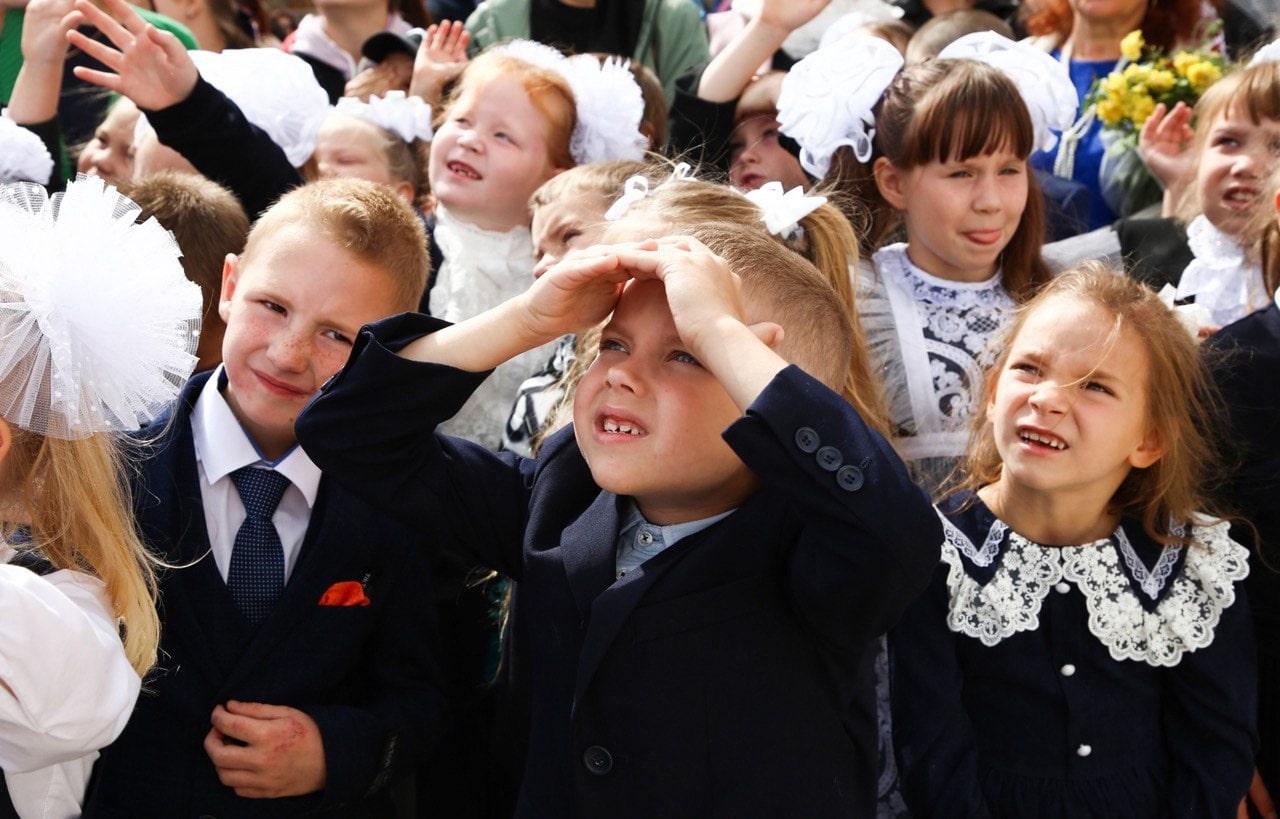 Игорь Руденя и Виктор Христенко напутствовали первоклассников Старицкого округа