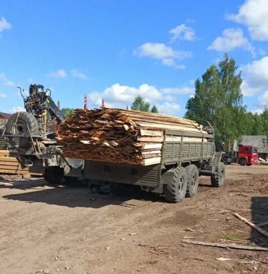 Транспорт, пиломатериалы, продукты питания: муниципалитеты Тверской области направляют помощь в зону СВО