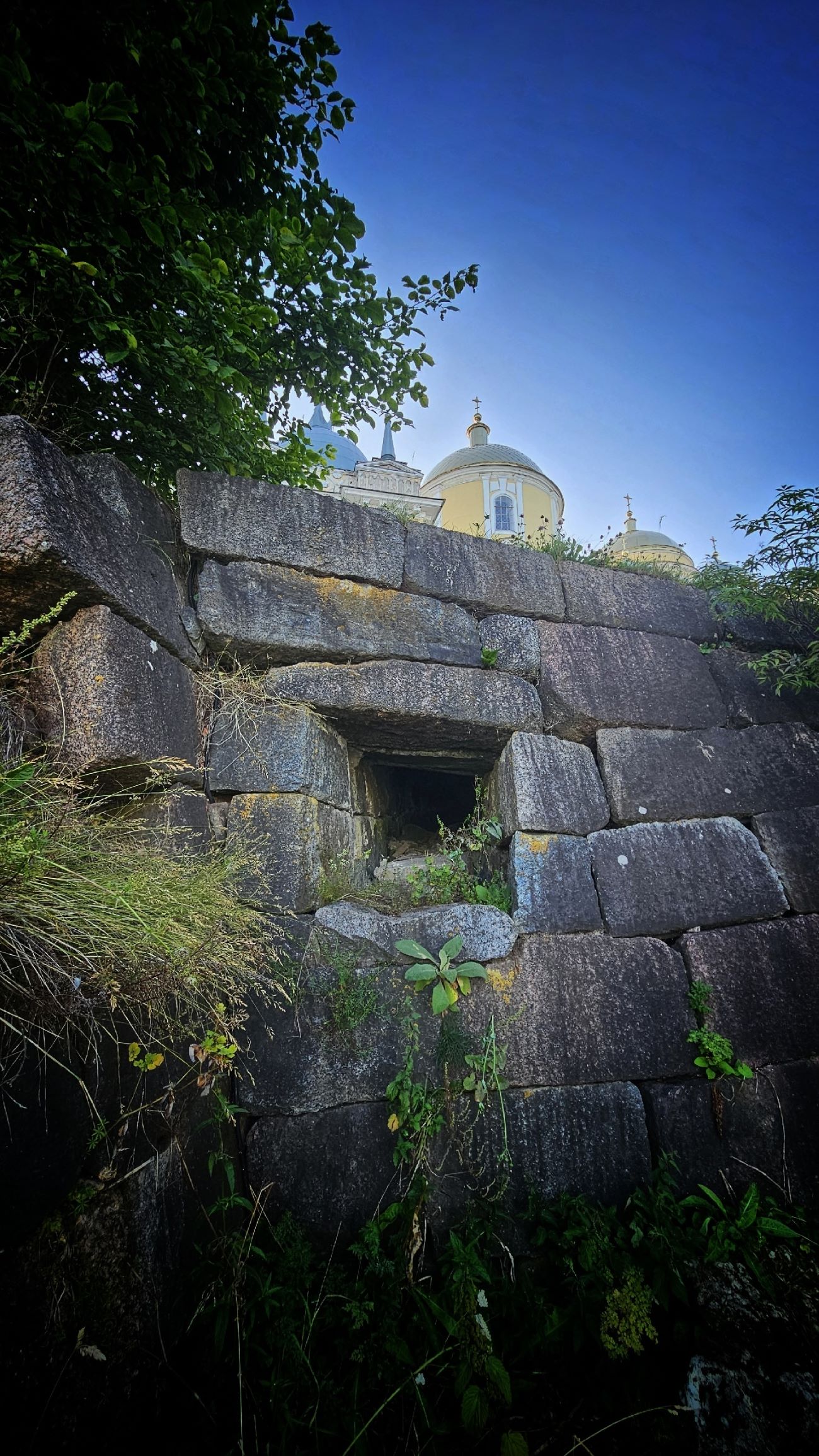Монастырь открыл тайну подземного хода в Тверской области хода