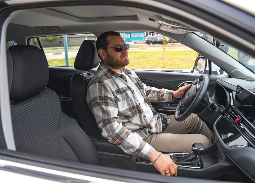 Ветеран спецоперации из Тверской области получил специальный автомобиль