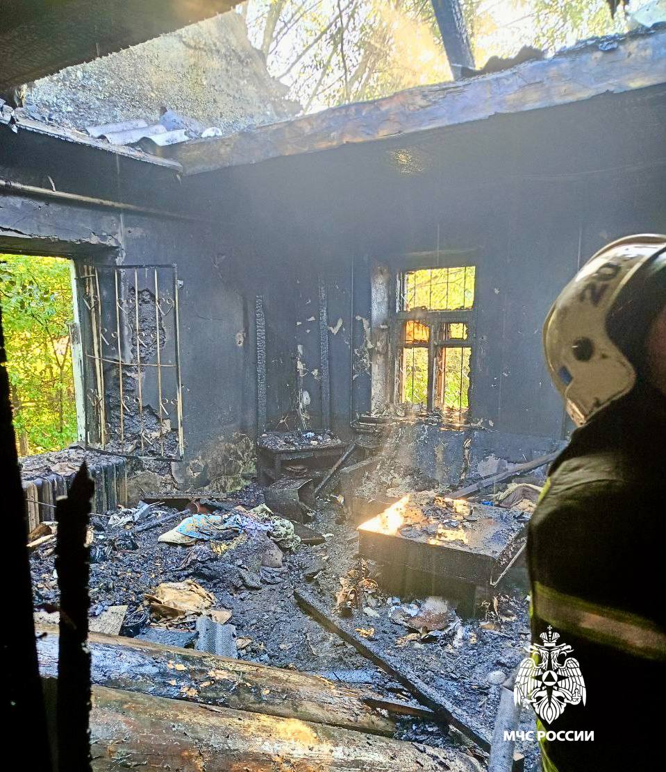 Двое мужчин погибли во время пожара в Твери