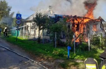 В Твери тушат пожар в частном секторе частном
