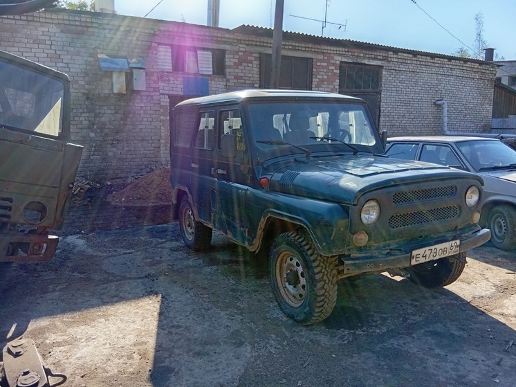 В Оленино подготавливают УАЗ для передачи в зону СВО