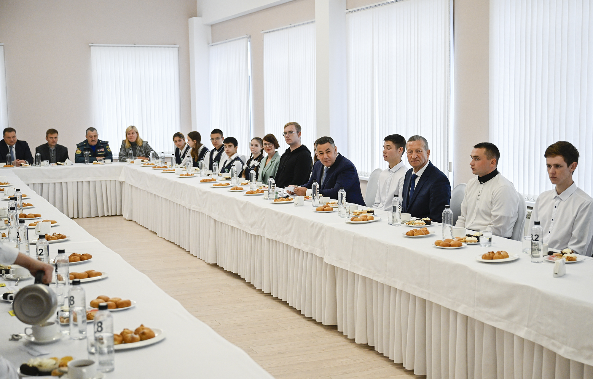 Губернатор Игорь Руденя встретился с молодыми специалистами на площадке ЗАО «Калининское»