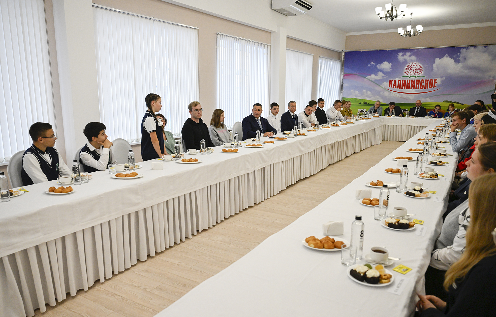 Губернатор Игорь Руденя встретился с молодыми специалистами на площадке ЗАО «Калининское»