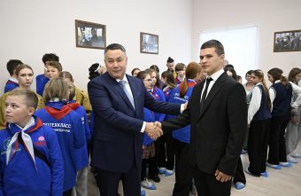 Губернатор Игорь Руденя встретился с молодыми специалистами на площадке ЗАО «Калининское» губернатор