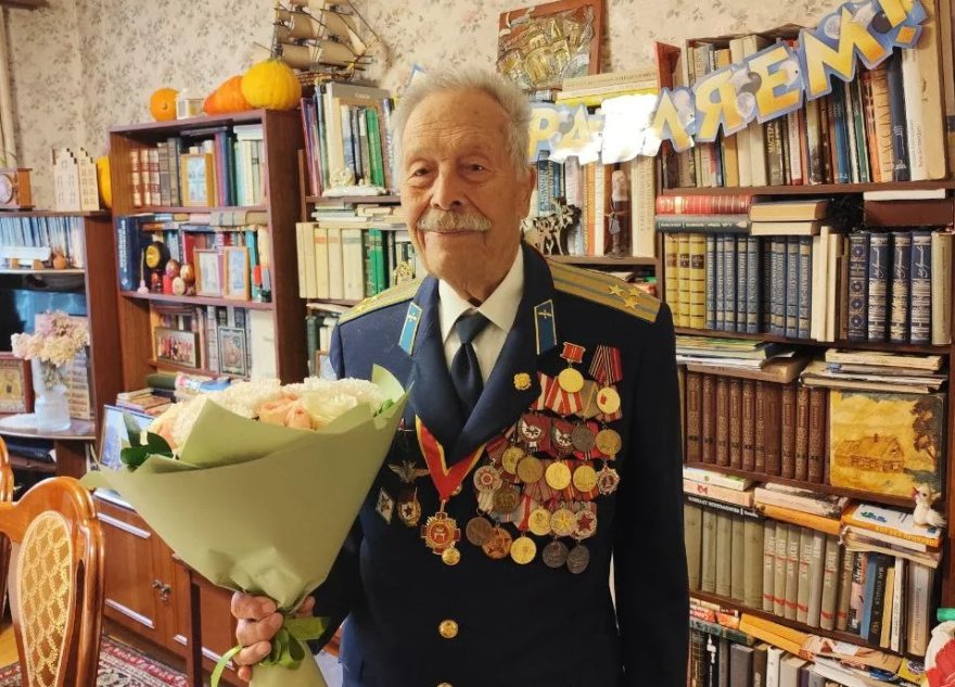 99 лет исполнилось ветерану Великой Отечественной войны Петру Потёмкину из Твери