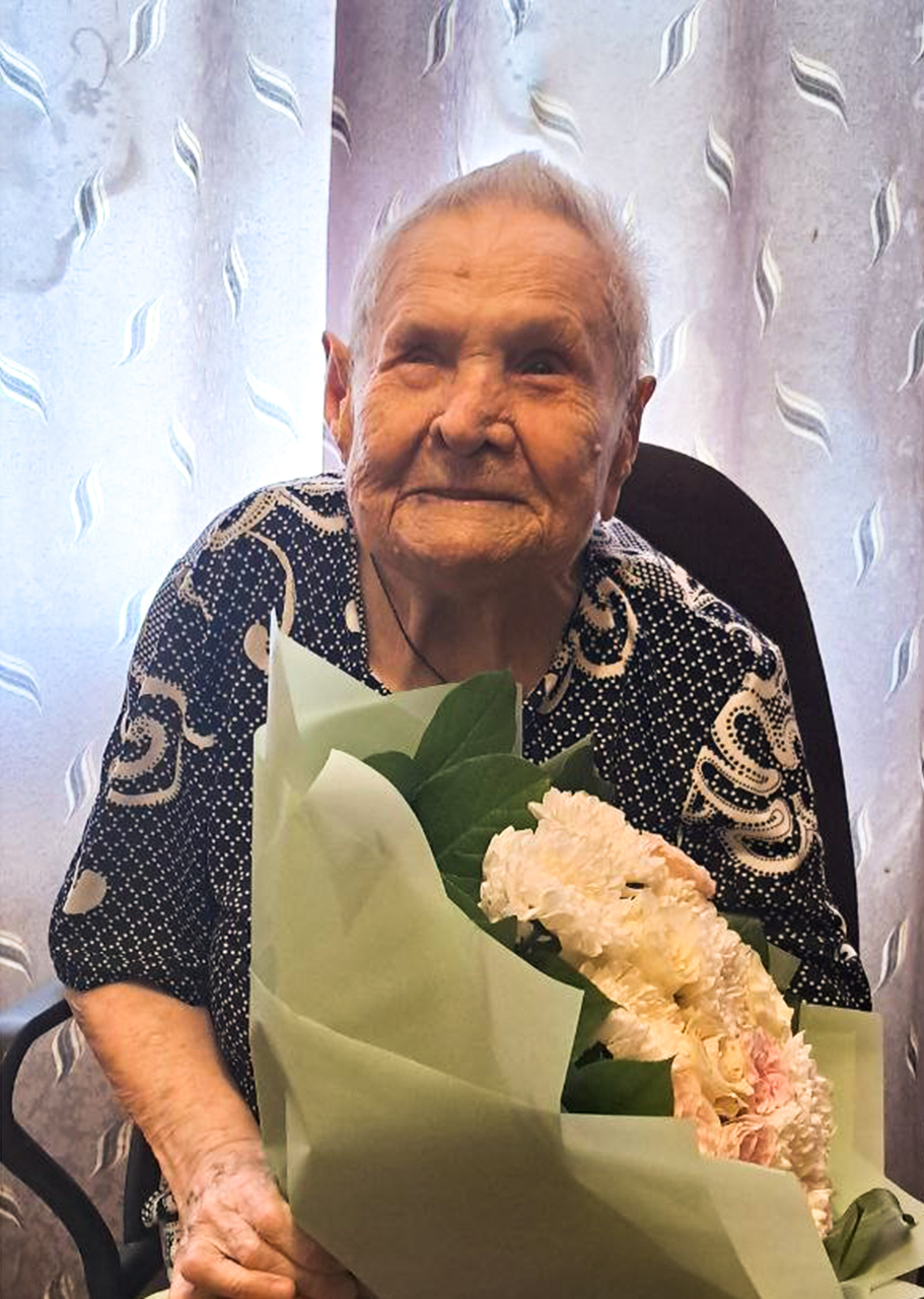 Губернатор поздравил с днем рождения ветерана Великой Отечественной войны Веру Иванову