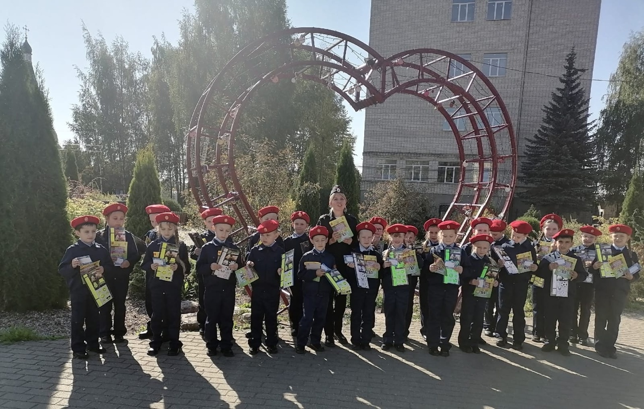 Ржевские автоинспекторы "посвятили" первоклассников в пешеходы