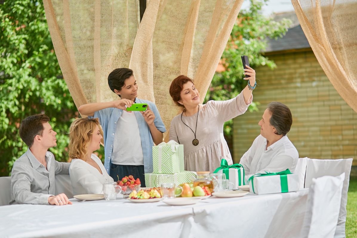 МегаФон стирает границы: в МегаСемью можно добавить близких со всей страны
