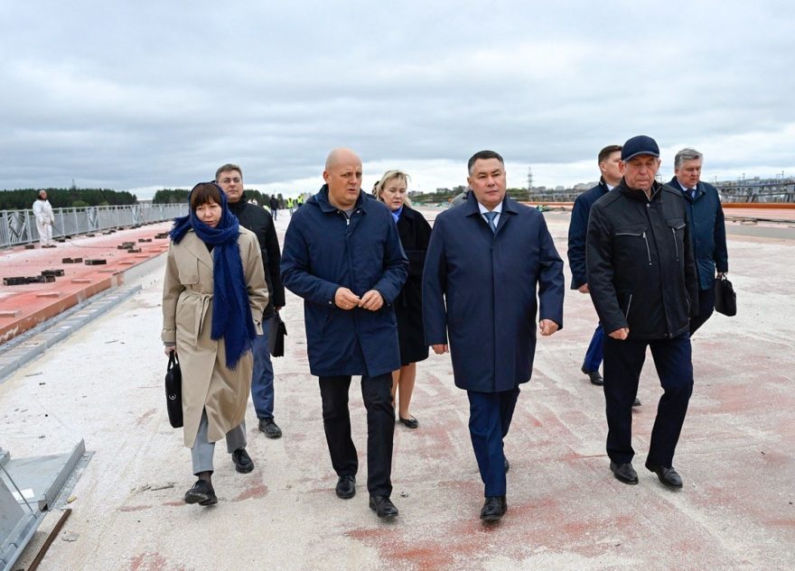 Губернатор Игорь Руденя проинспектировал строительство Западного моста через Волгу в Твери