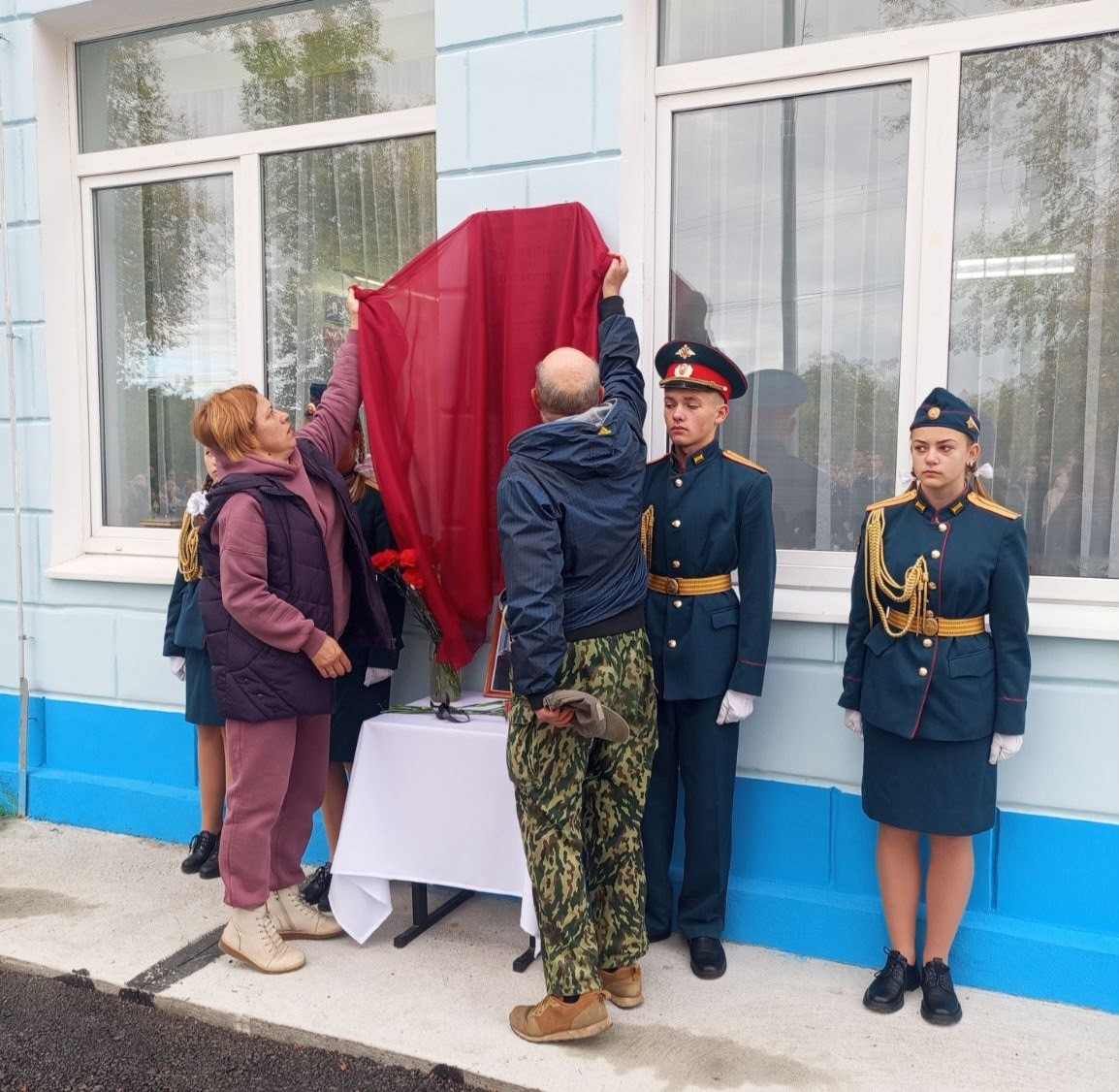 В Тверской области почтили память награжденного орденом Мужества Артема Замятина