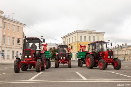 Школы и колледжи Тверской области получат спецтехнику для подготовки трактористов Школы и колледжи Тверской области получат спецтехнику для подготовки трактористов