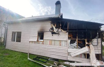 Пожарные отстояли жилой дом в Тверской области дом