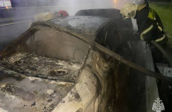 Автомобиль сгорел на трассе М-11 под Тверью сгорел