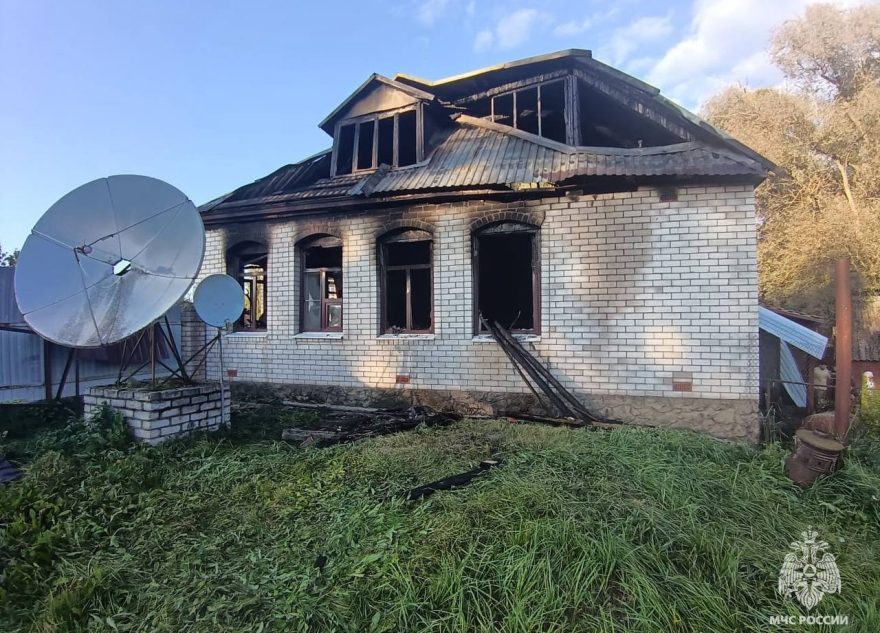 В Тверской области из-за короткого замыкания загорелся жилой дом замыкания