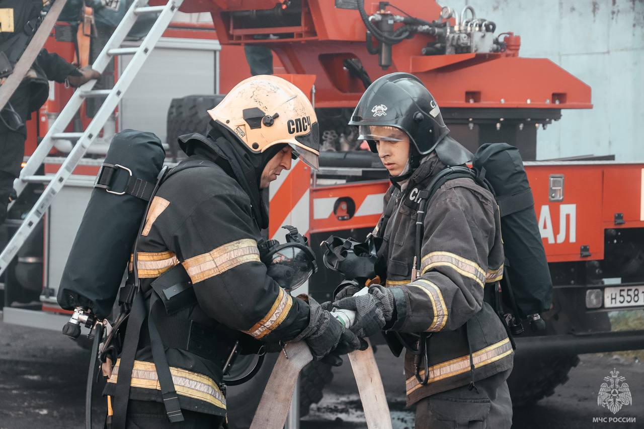 В Твери полностью ликвидировали пожар на производственном объекте