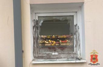 В Твери задержали мужчину, который не смог дождаться открытия магазина магазина