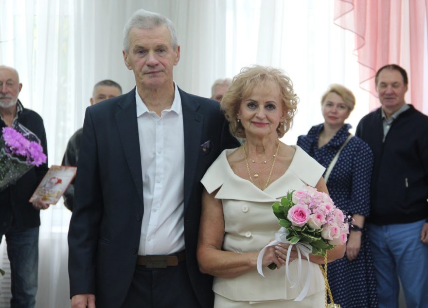 В Вышневолоцком округе чествовали супружескую пару, чей союз выдержал испытание временем
