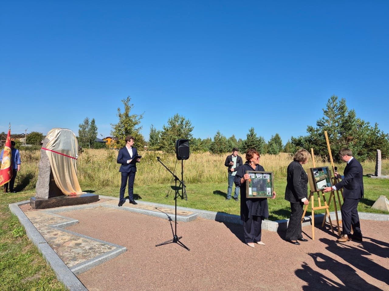 На Невском пятачке открыли памятник тверским воинам