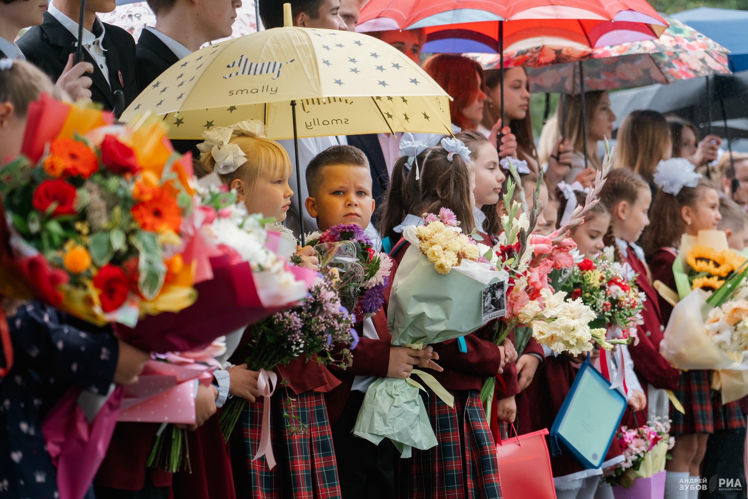 Губернатор Игорь Руденя поздравил с Днем знаний учеников и педагогов тверской гимназии №10