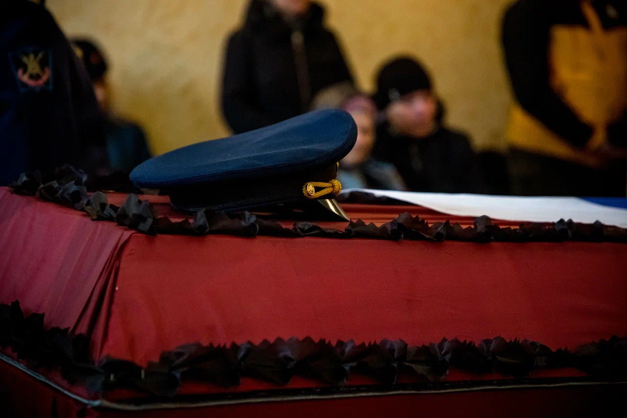 участником