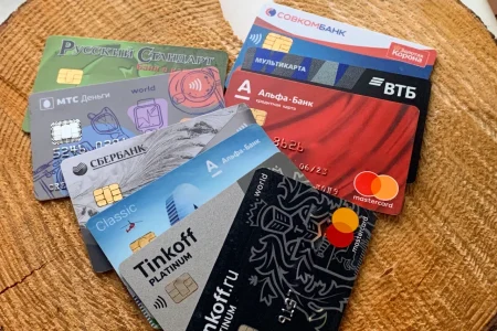 Россиянам объяснили, как воспользоваться "второй рукой" для защиты от мошенников второй рукой