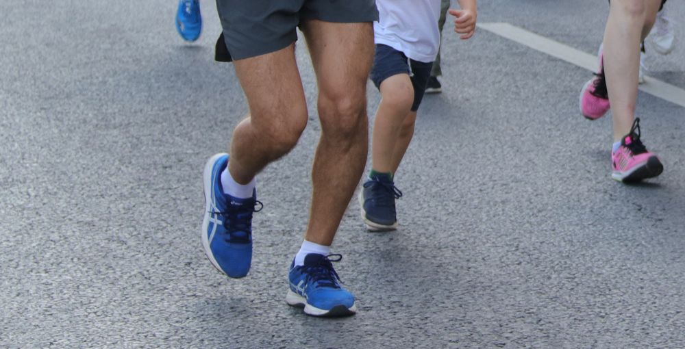 Бологовские спортсмены достойно выступили в Окуловском полумарафоне