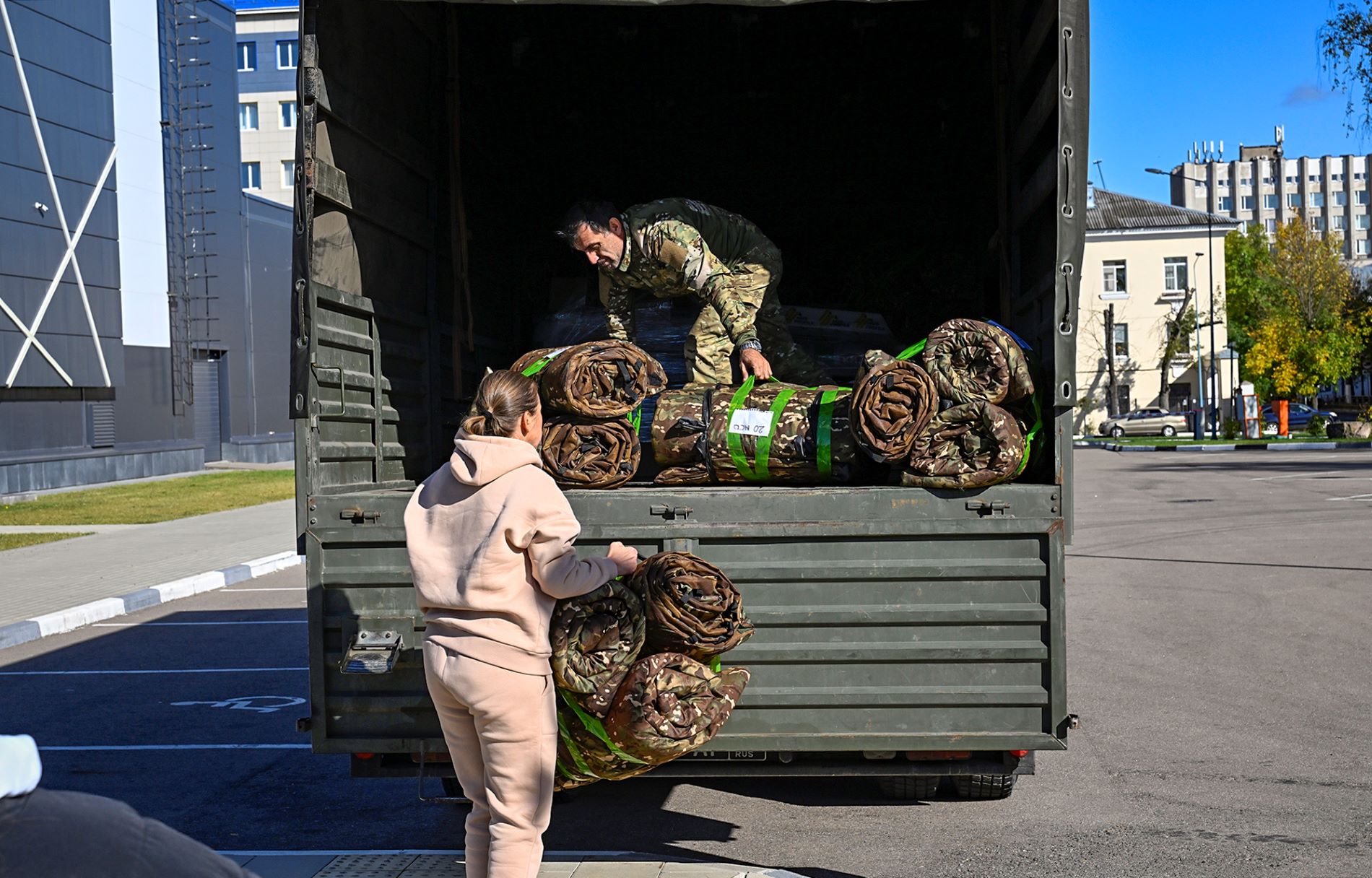 В зону СВО из Тверской области направили очередные партии гуманитарных грузов