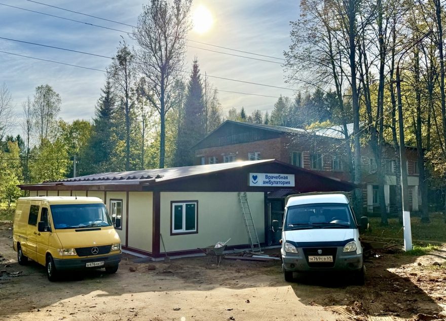 В поселке Оленинского округа продолжается строительство ФАПа