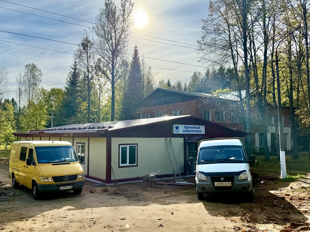 В поселке Оленинского округа продолжается строительство ФАПа