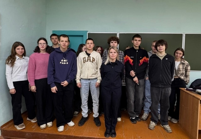 Ржевским студентам напомнили ПДД и рассказали о профессиях