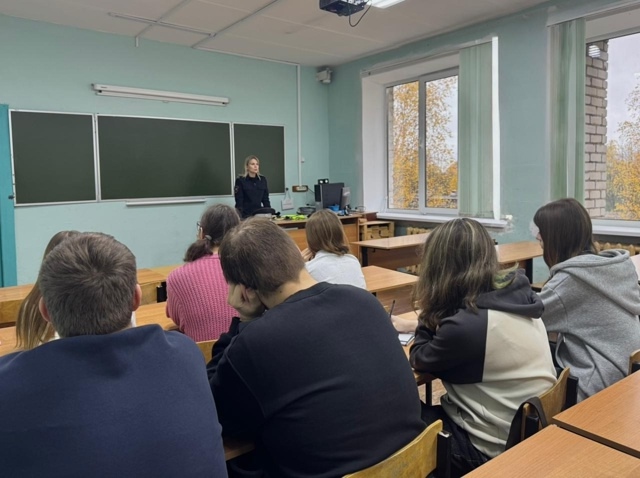 Ржевским студентам напомнили ПДД и рассказали о профессиях