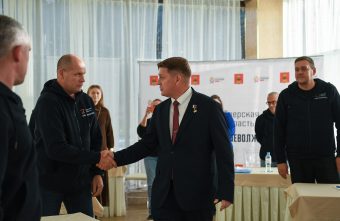 Участники программы «Герои Верхневолжья» пообщались с Героем России Анатолием Сысоевым Участники программы «Герои Верхневолжья» пообщались с Героем России Анатолием Сысоевым