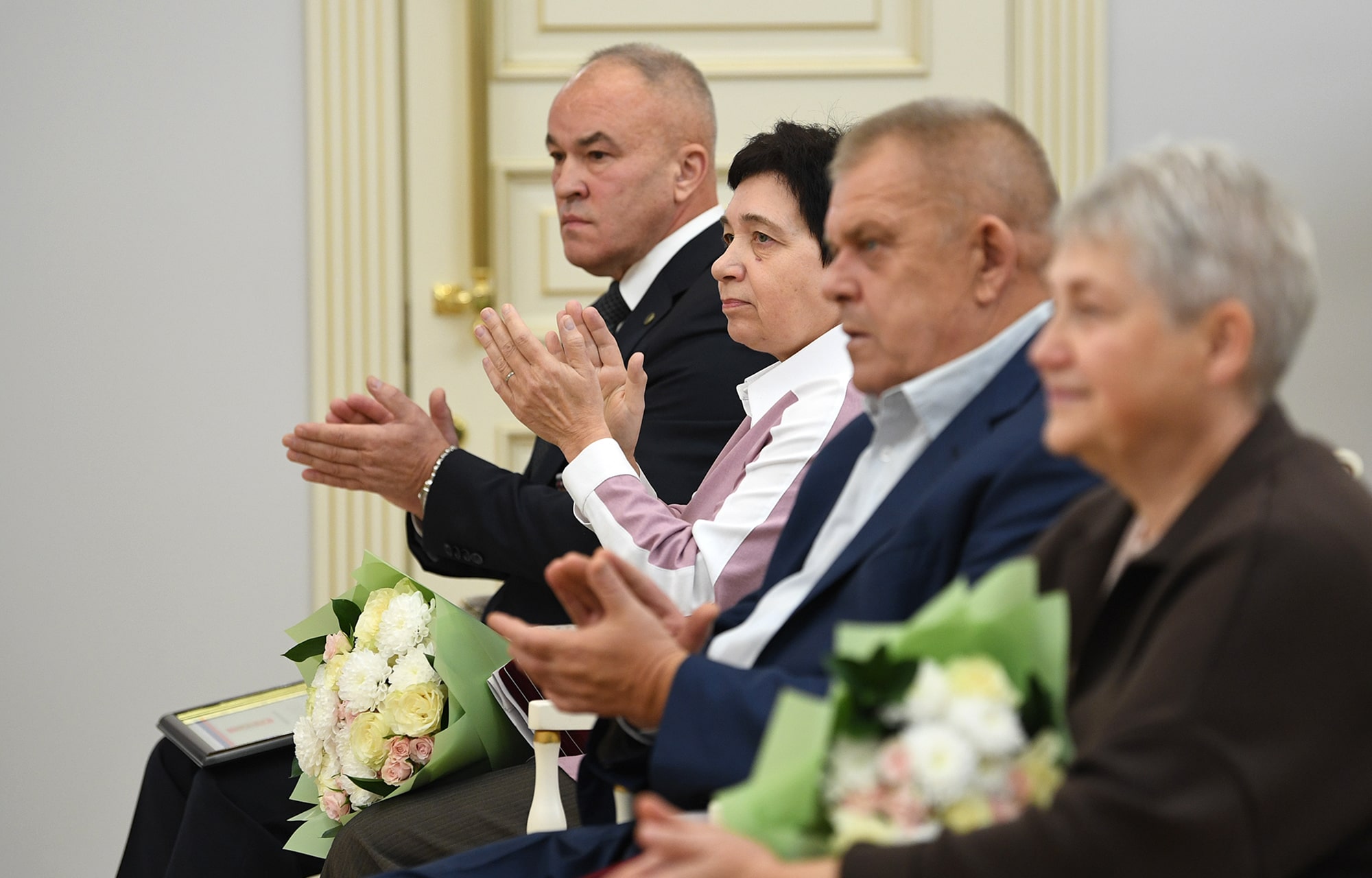 В День герба и флага Тверской области жителям региона вручили награды