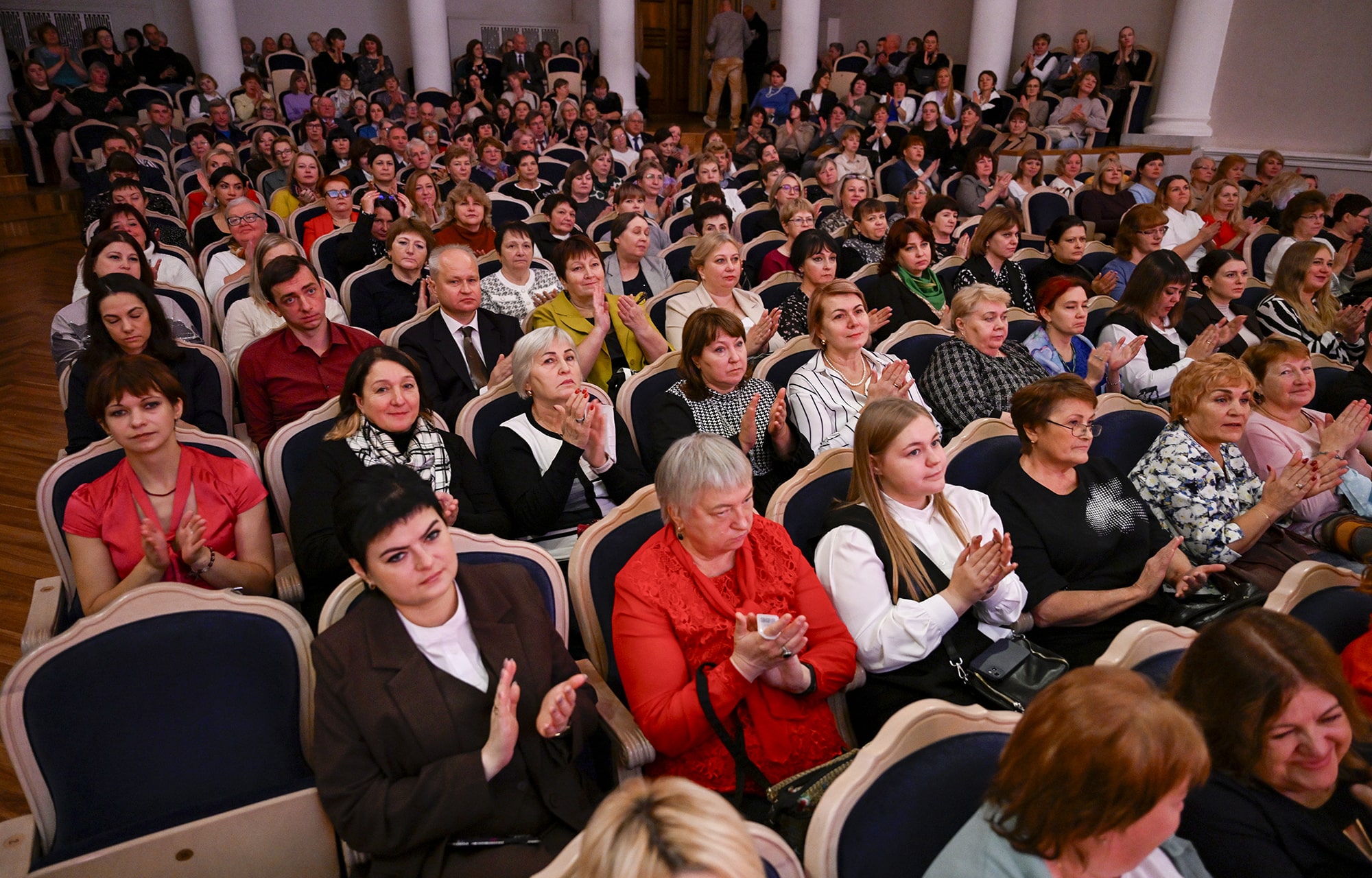 Учителя Тверской области принимают поздравления