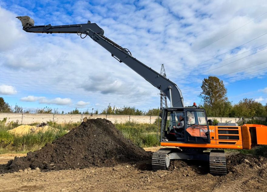 Тверское предприятие изготовило первый опытный образец нового экскаватора Тверское предприятие изготовило первый опытный образец нового экскаватора
