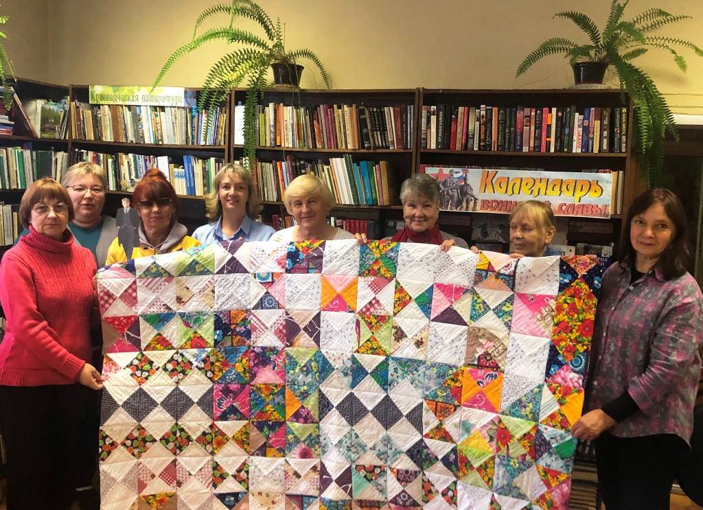 Большое лоскутное одеяло Есенину создали в Тверской области